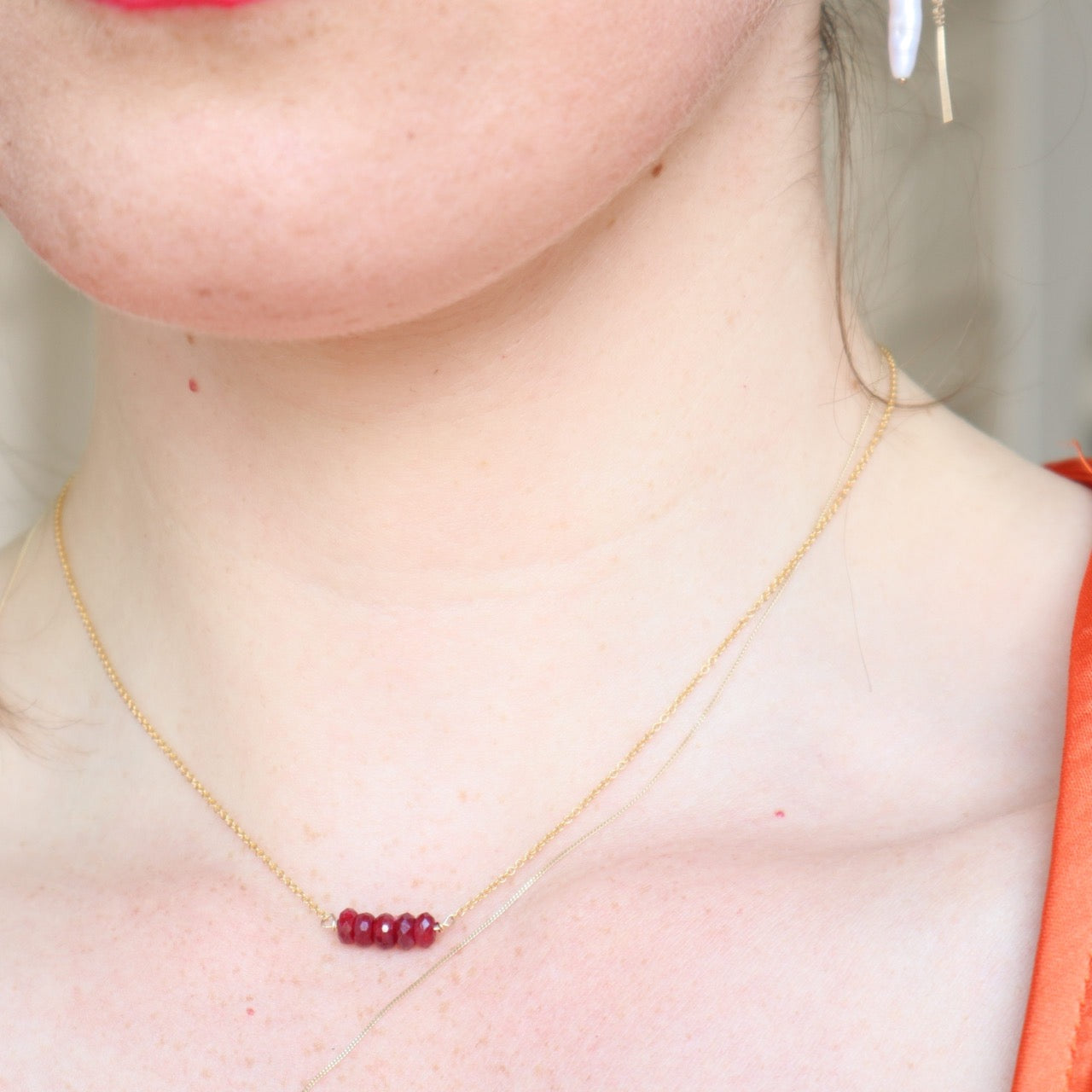 Geboortesteen ketting met robijn