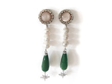 Afbeelding in Gallery-weergave laden, Birtstone earrings with pearls and Swarovski
