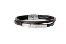Afbeelding in Gallery-weergave laden, Twee kleurige (bruin en zwart) leren armband met graveerbare bar
