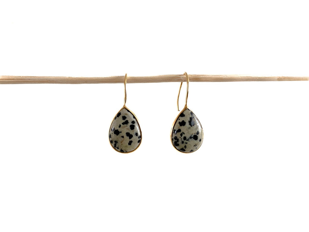 Zilveren Dot oorbellen met gespikkelde Dalmatiër Jaspis van Néhlia.