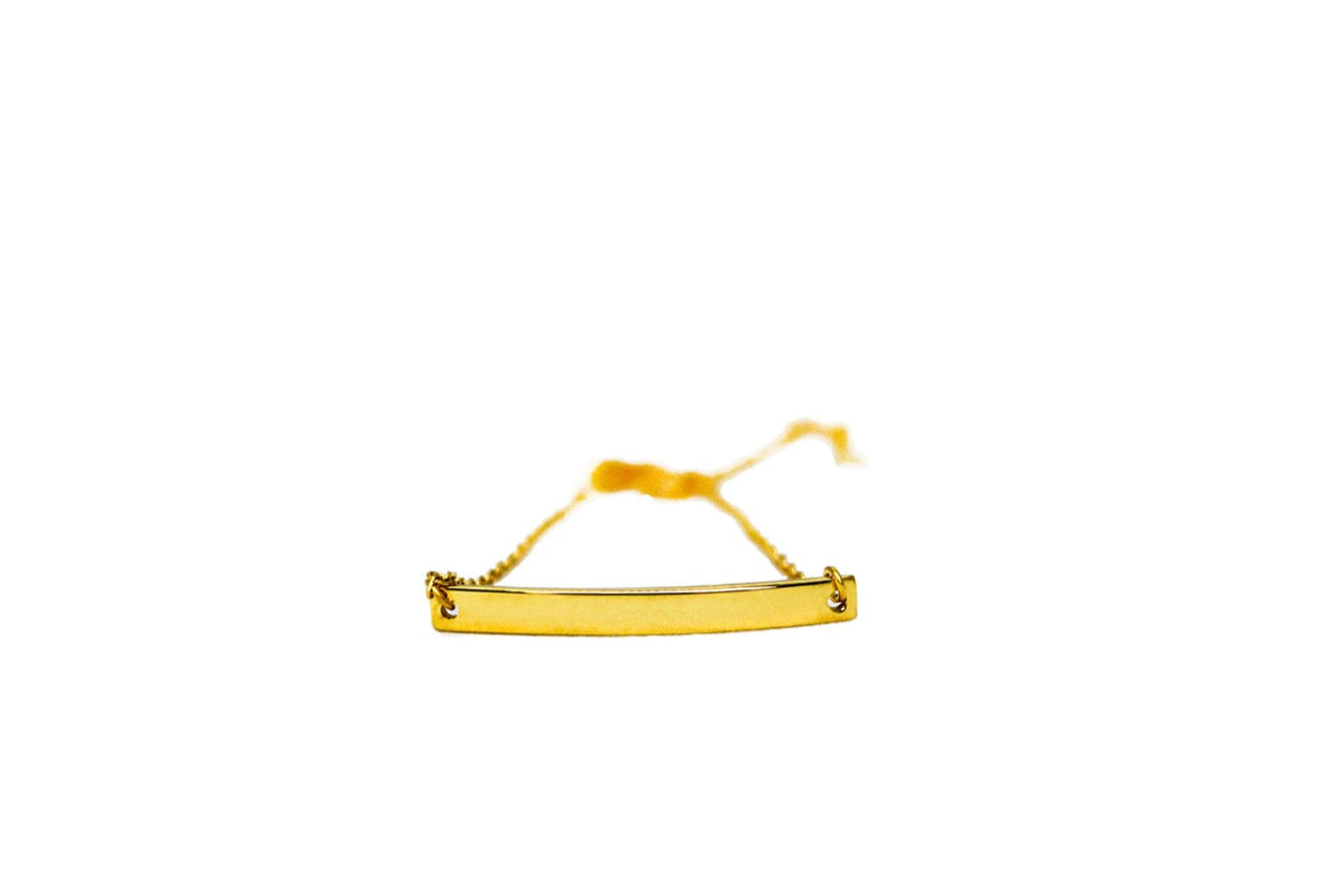 Graveerbaar zilveren goldplated Zaria babyarmbandje met een fijn graveerplaatje van Néhlia