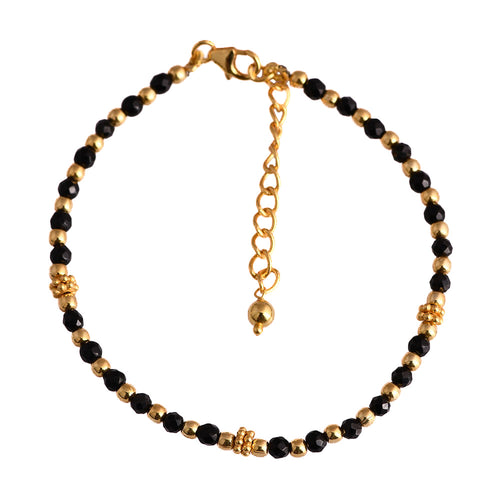 Nyx armbandje met zwarte onyx, modern strak design van Néhlia.