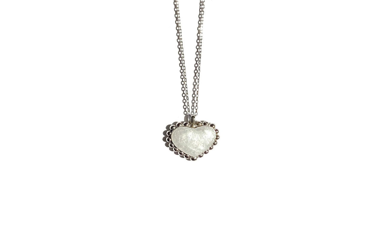 Zilveren Lumi herinneringspendant voor moedermelk, hoogglans 925 sterling zilveren hanger met melkwitte steen, van Néhlia.